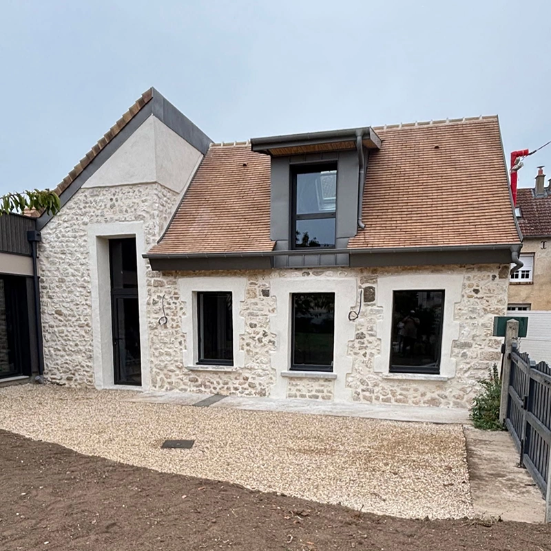 Réfection de façade - joints de moellons et enduit